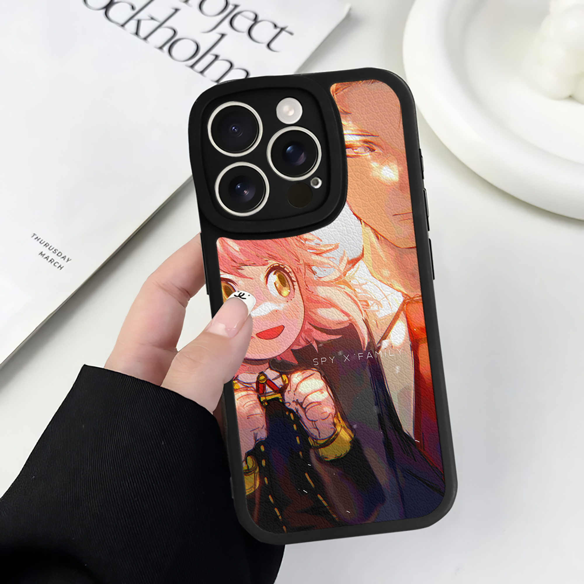 （画像用） SPY×FAMILY间谍家家酒 【iPhone 16シリーズ対応】シリコンスマホケース（レザー調） 材質：シリコン